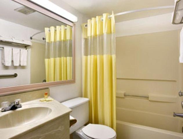 Rodeway Inn Leesburg Chain Of Lakes Bilik gambar